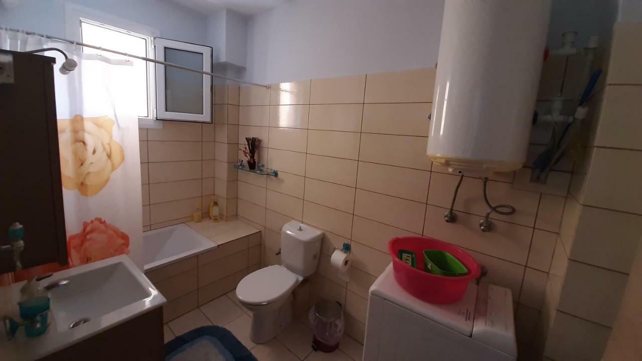 Apartment With Balcony And Parking Kavála ภายนอก รูปภาพ